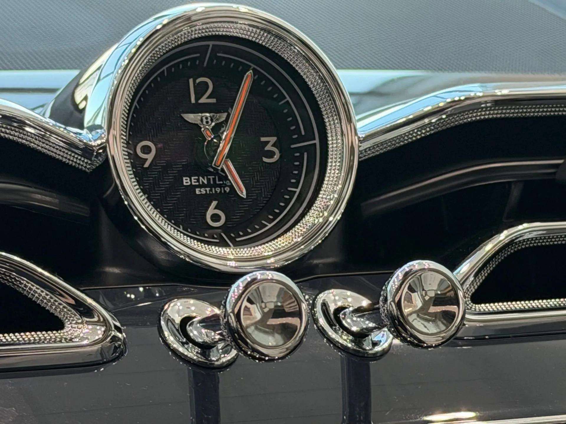 New 2025 Bentley Bentayga image 56