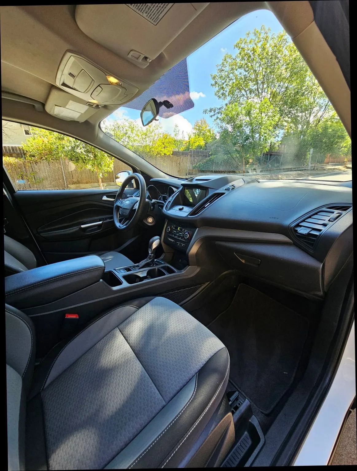 Used 2018 Ford Escape SE w/ SE Sync 3 Package AWD/4WD image 30