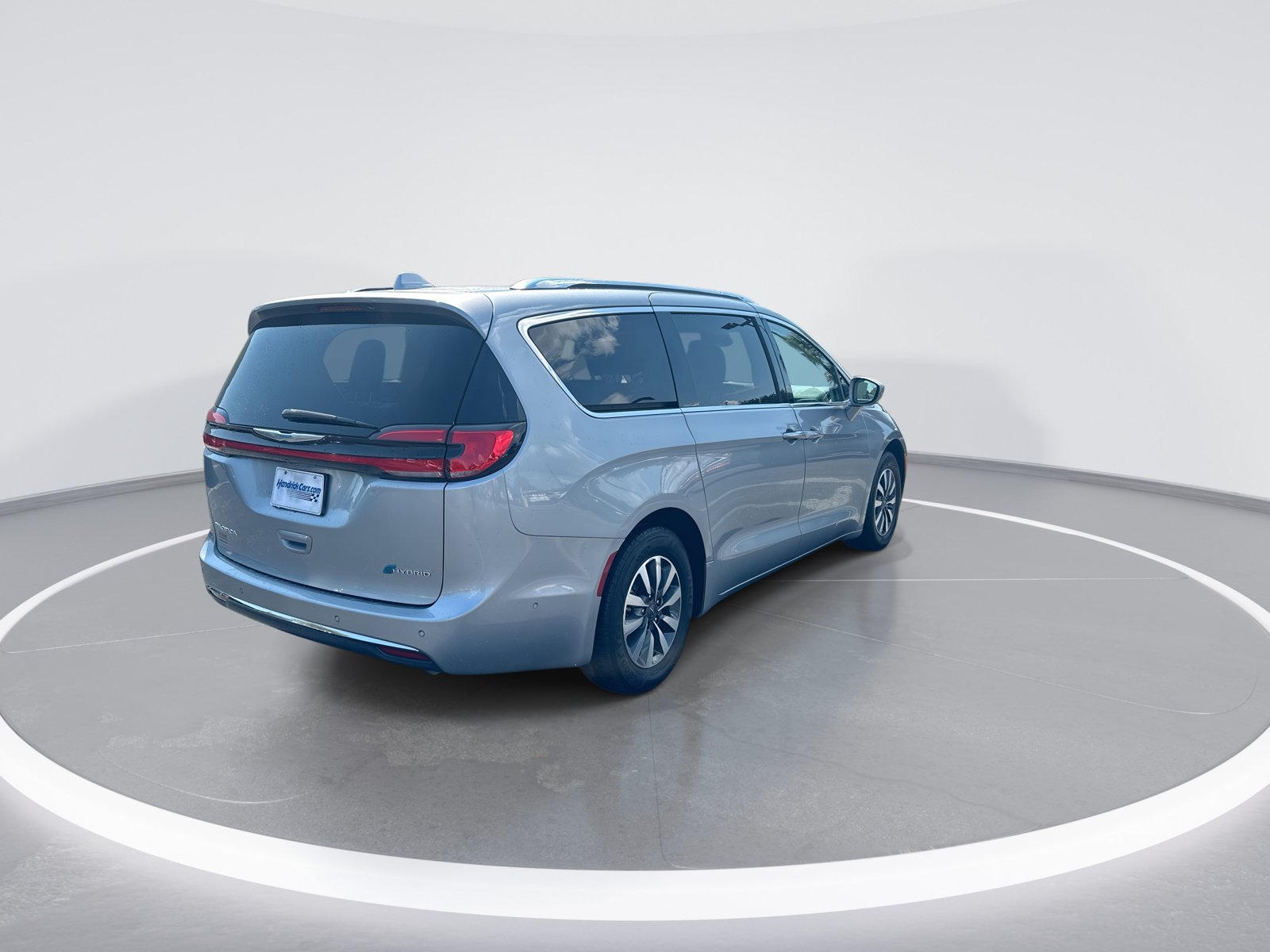 Used 2021 Chrysler Pacifica Touring-L FWD image 9