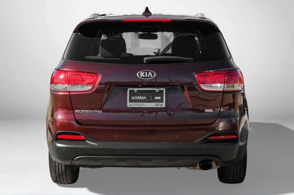 Used 2017 Kia Sorento LX w/ LX Convenience Package image 6
