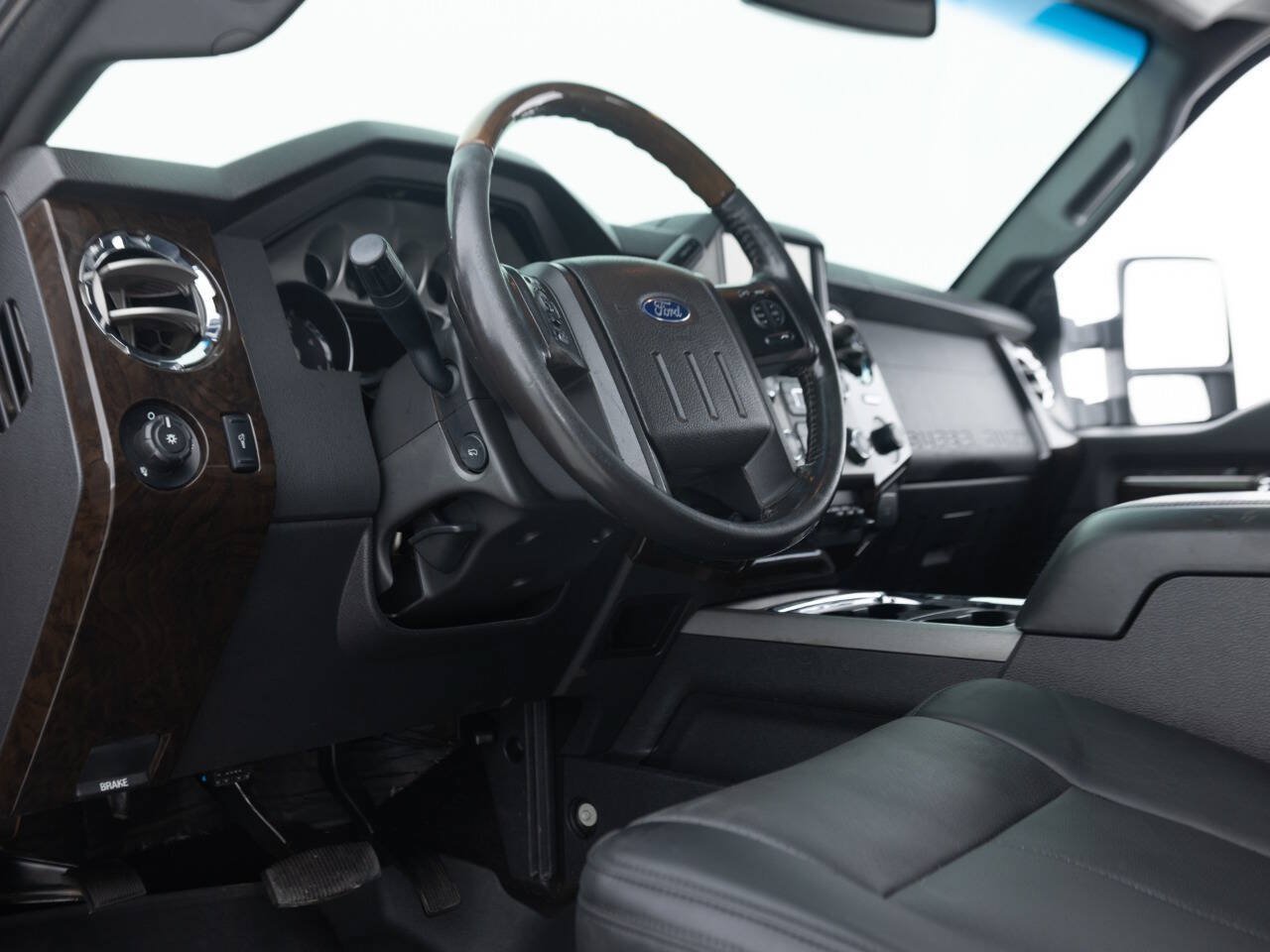 Used 2015 Ford F250 Platinum w/ FX4 Off-Road Package AWD/4WD image 30
