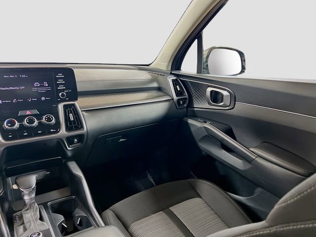Certified 2023 Kia Sorento LX image 22