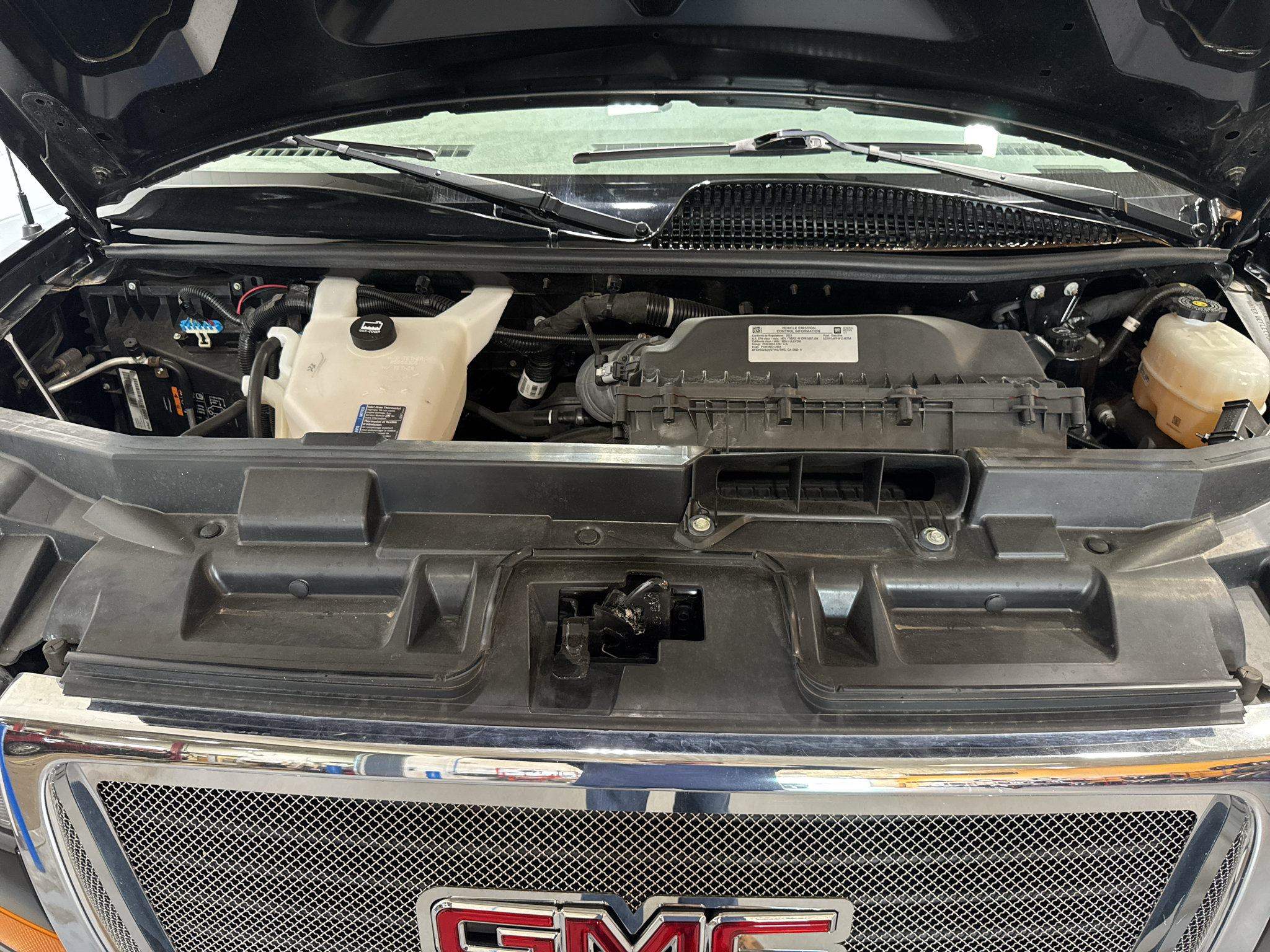Used 2023 GMC Savana 2500 RWD image 39