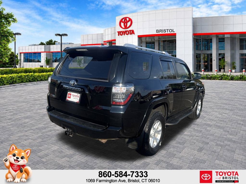 Used 2017 Toyota 4Runner SR5 AWD/4WD image 7