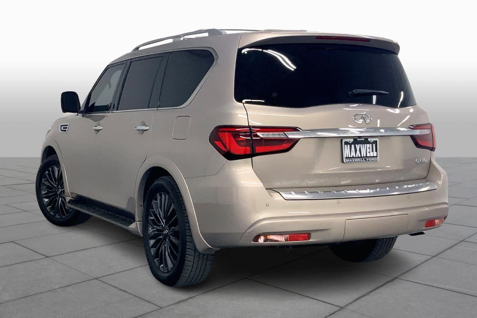 Used 2022 INFINITI QX80 Sensory w/ Cargo Package image 10