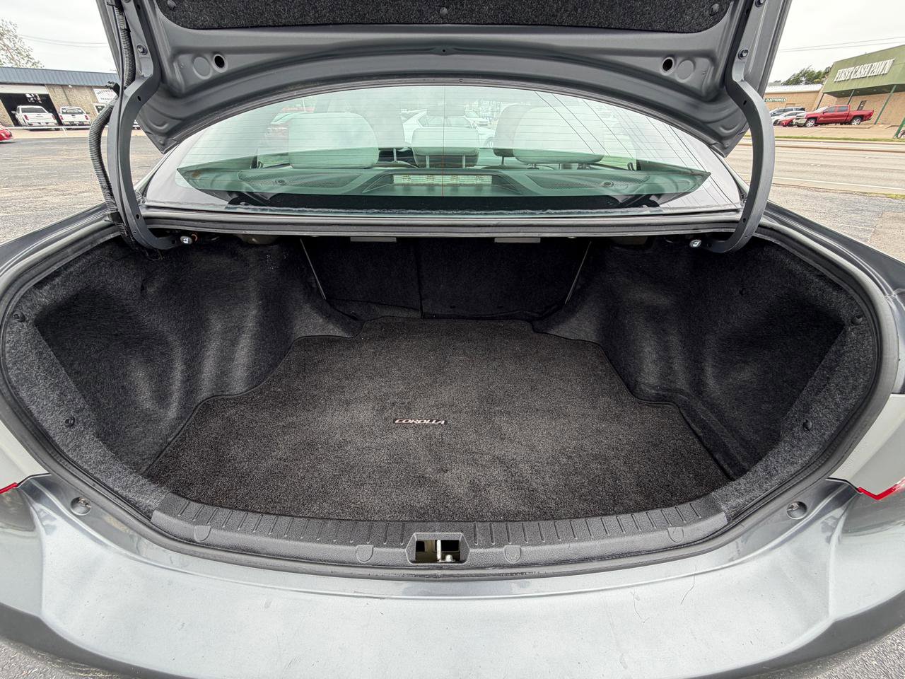 Used 2013 Toyota Corolla LE image 22