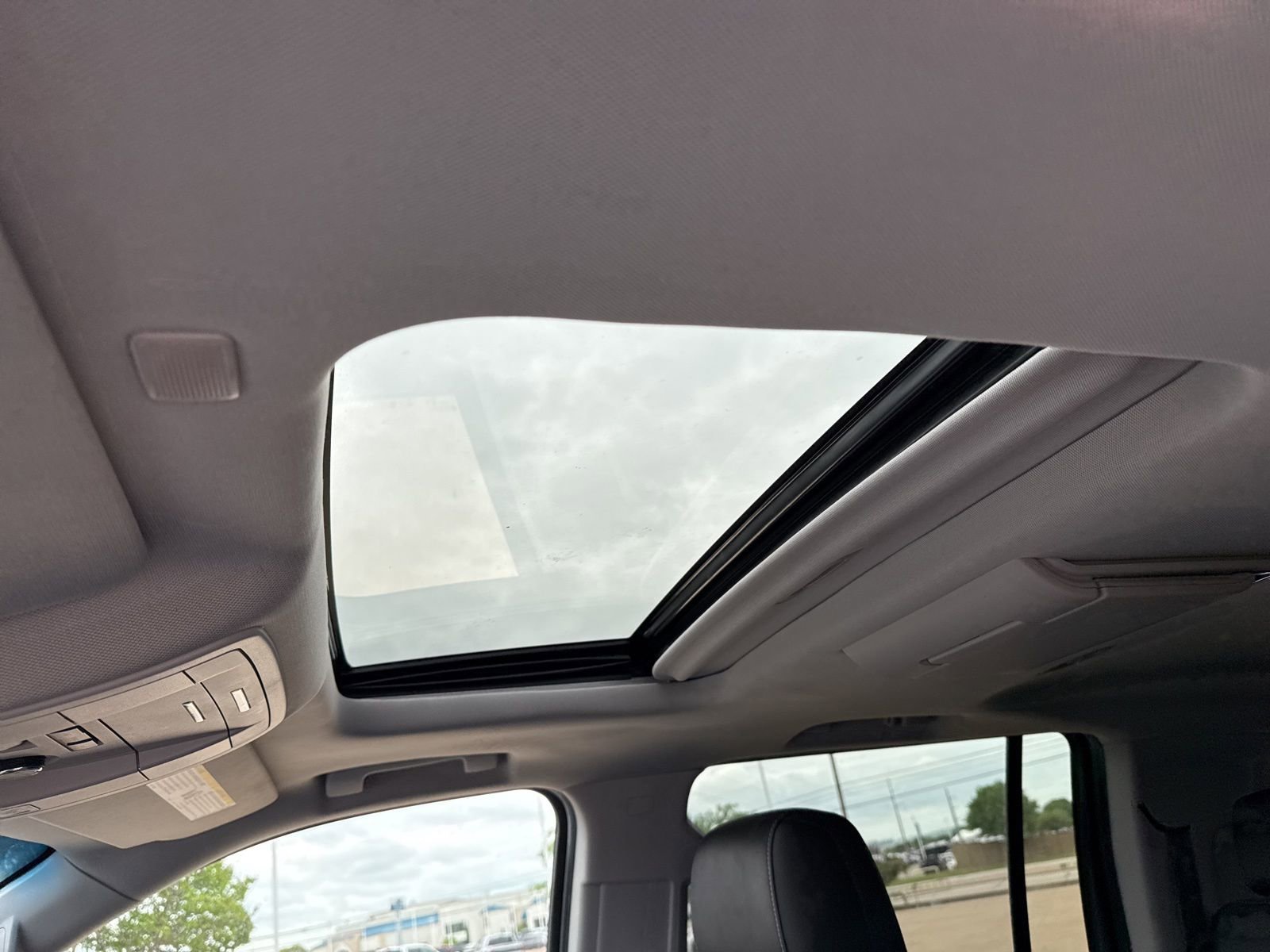 Used 2018 GMC Yukon XL SLT image 11