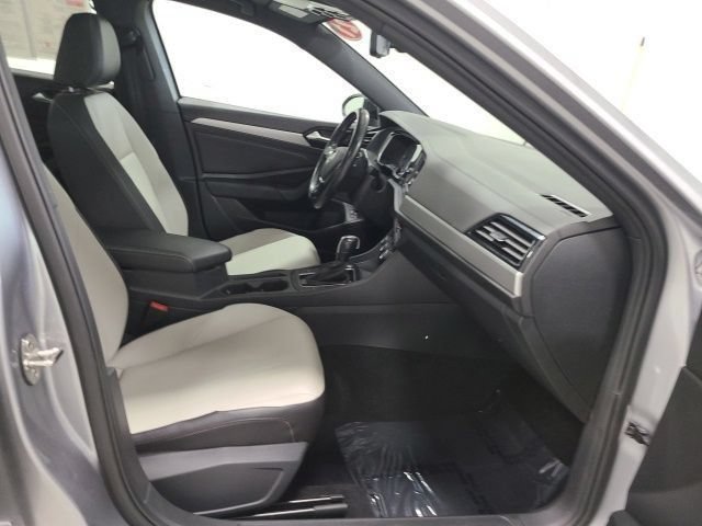 Used 2021 Volkswagen Jetta R-Line FWD image 17