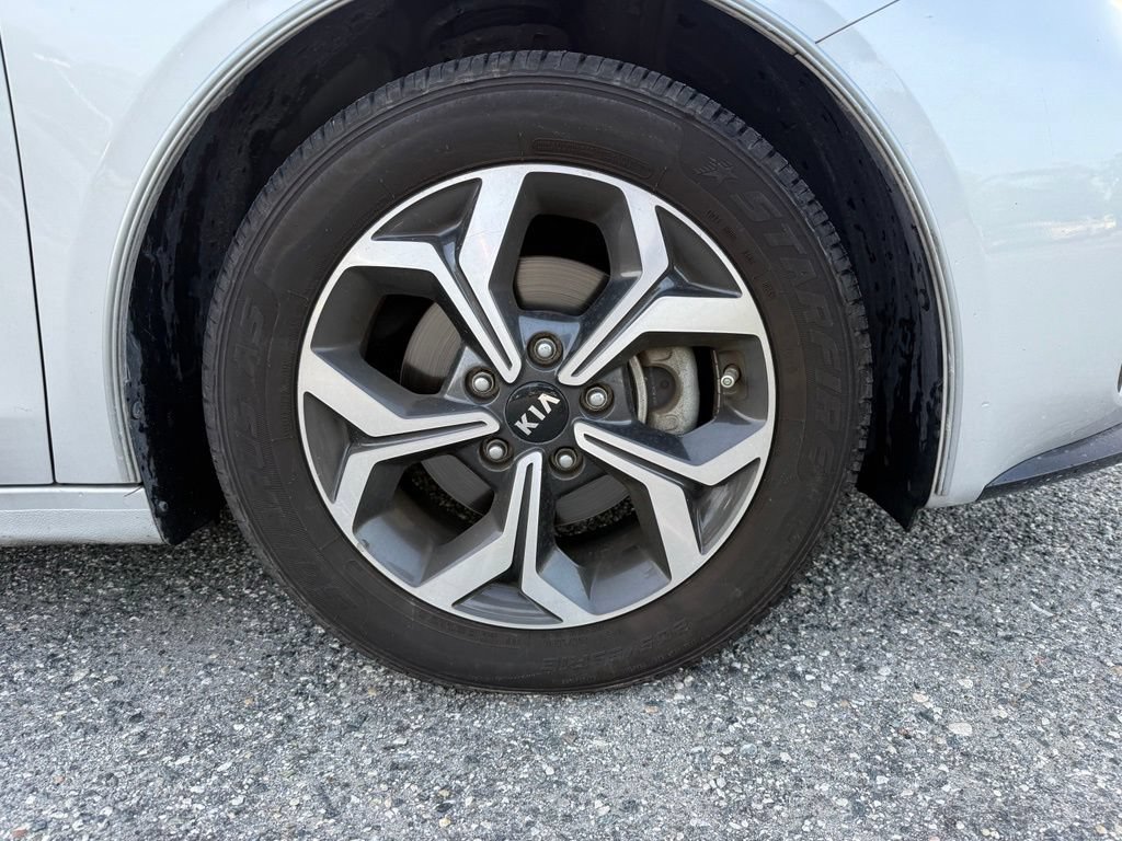 Used 2020 Kia Forte LXS FWD image 6
