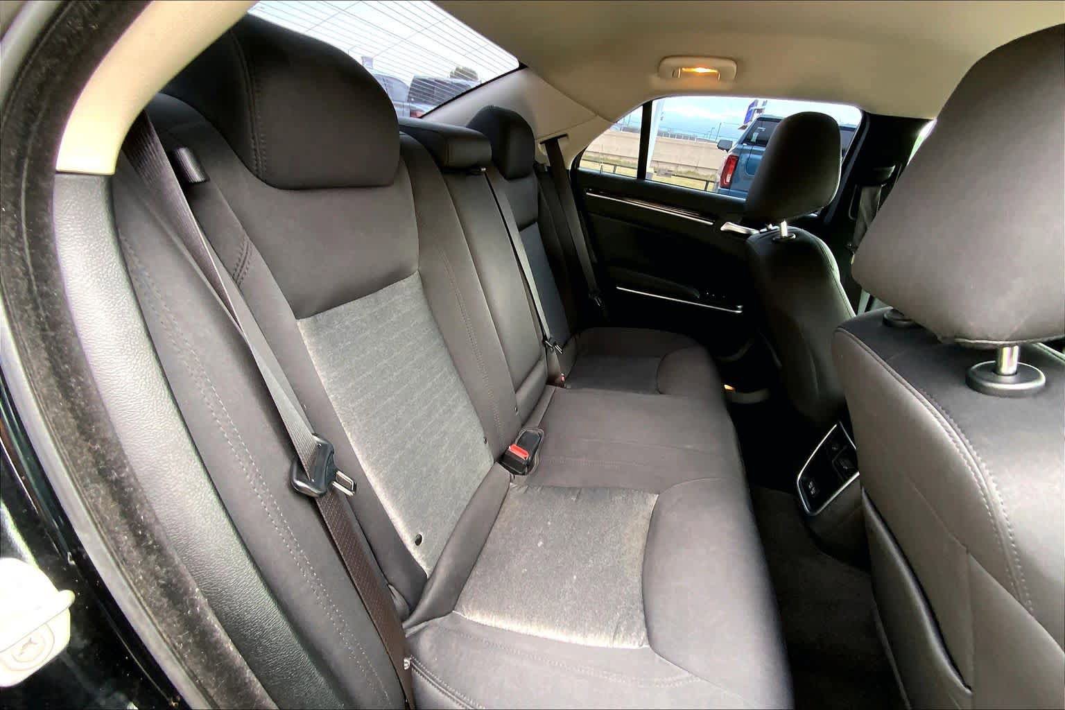 Used 2023 Chrysler 300 Touring w/ Sport Appearance Package RWD image 18