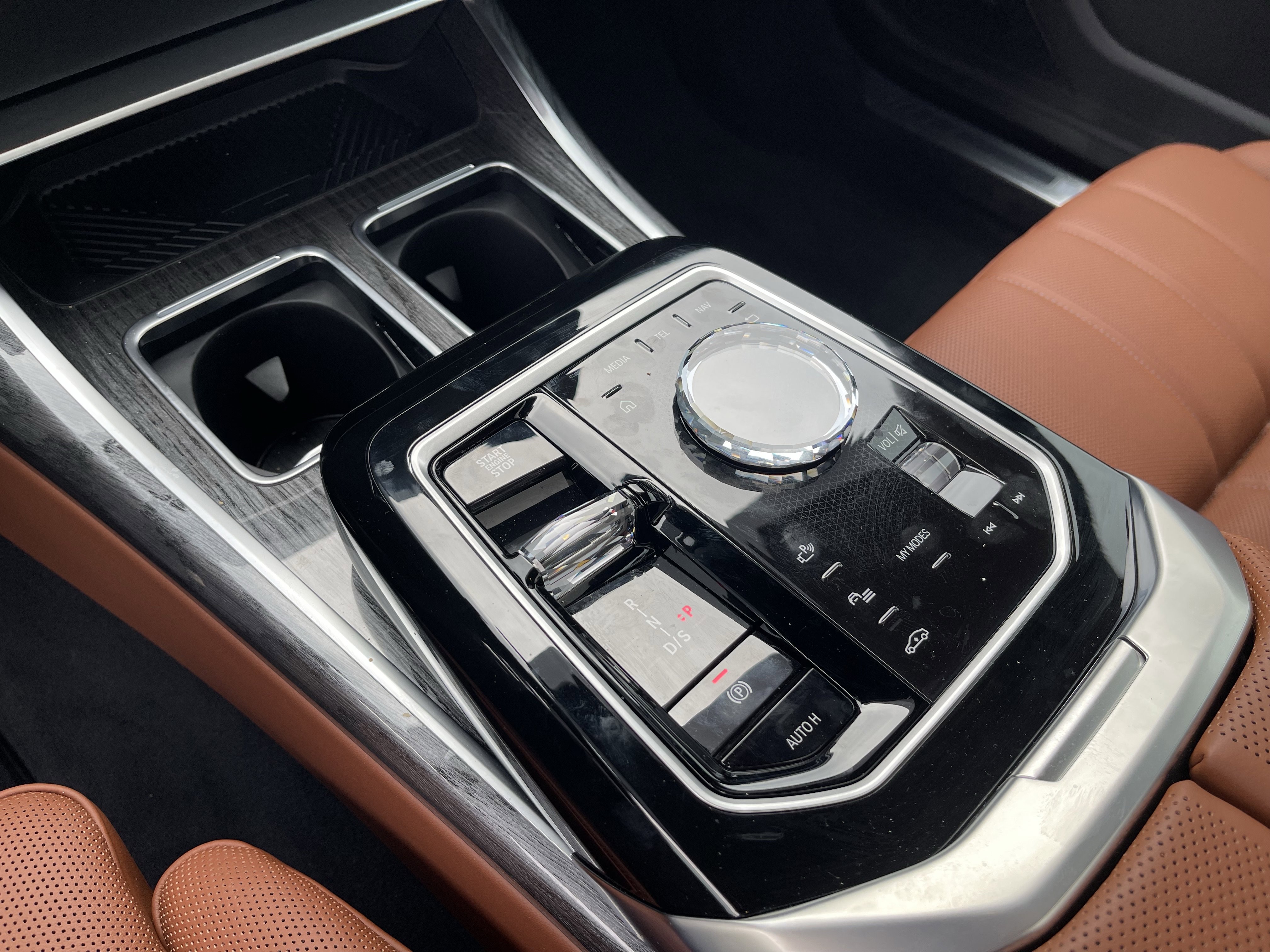 Certified 2025 BMW 760i xDrive w/ Executive Package image 14