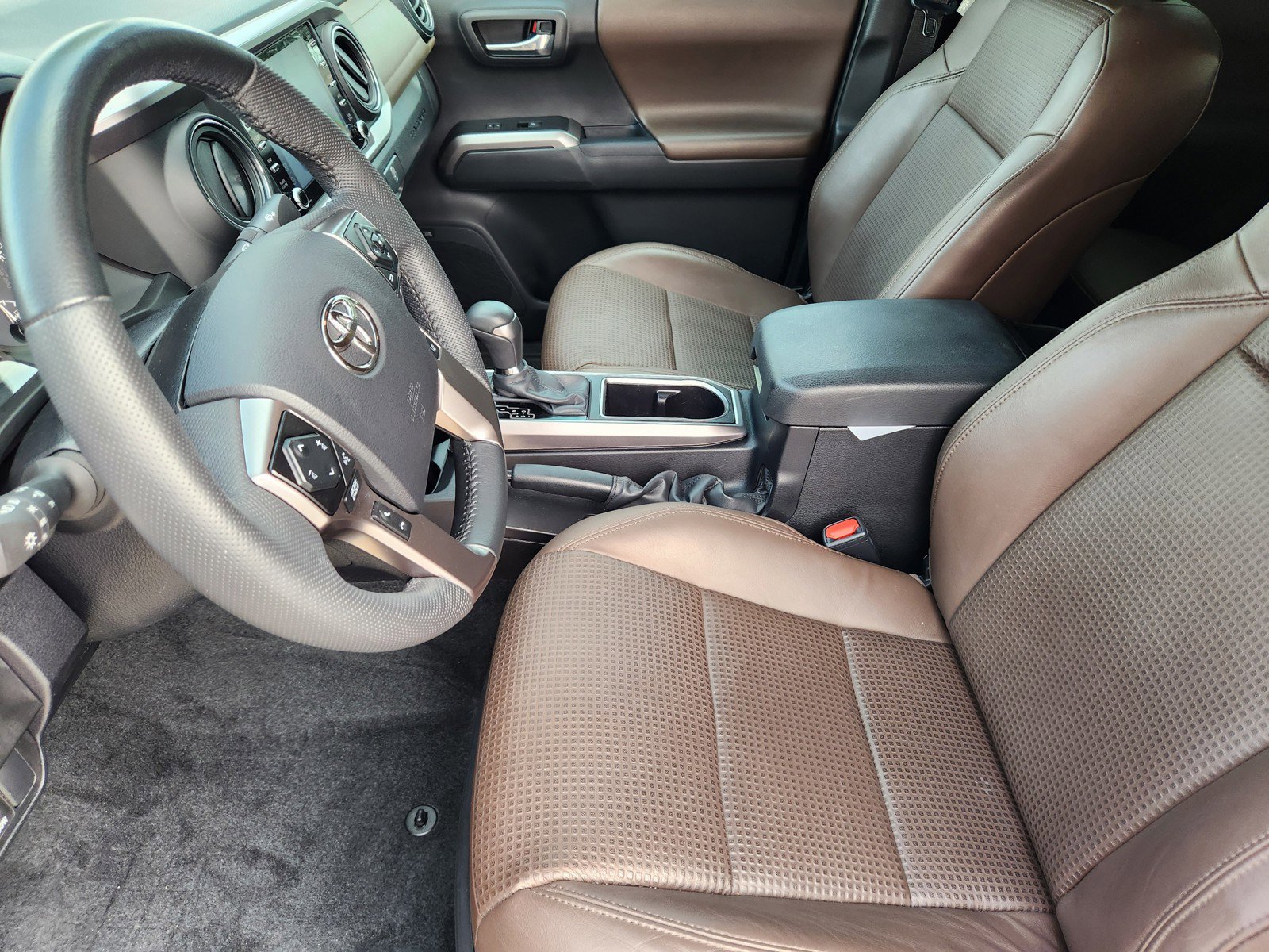 Used 2023 Toyota Tacoma Limited AWD/4WD image 11