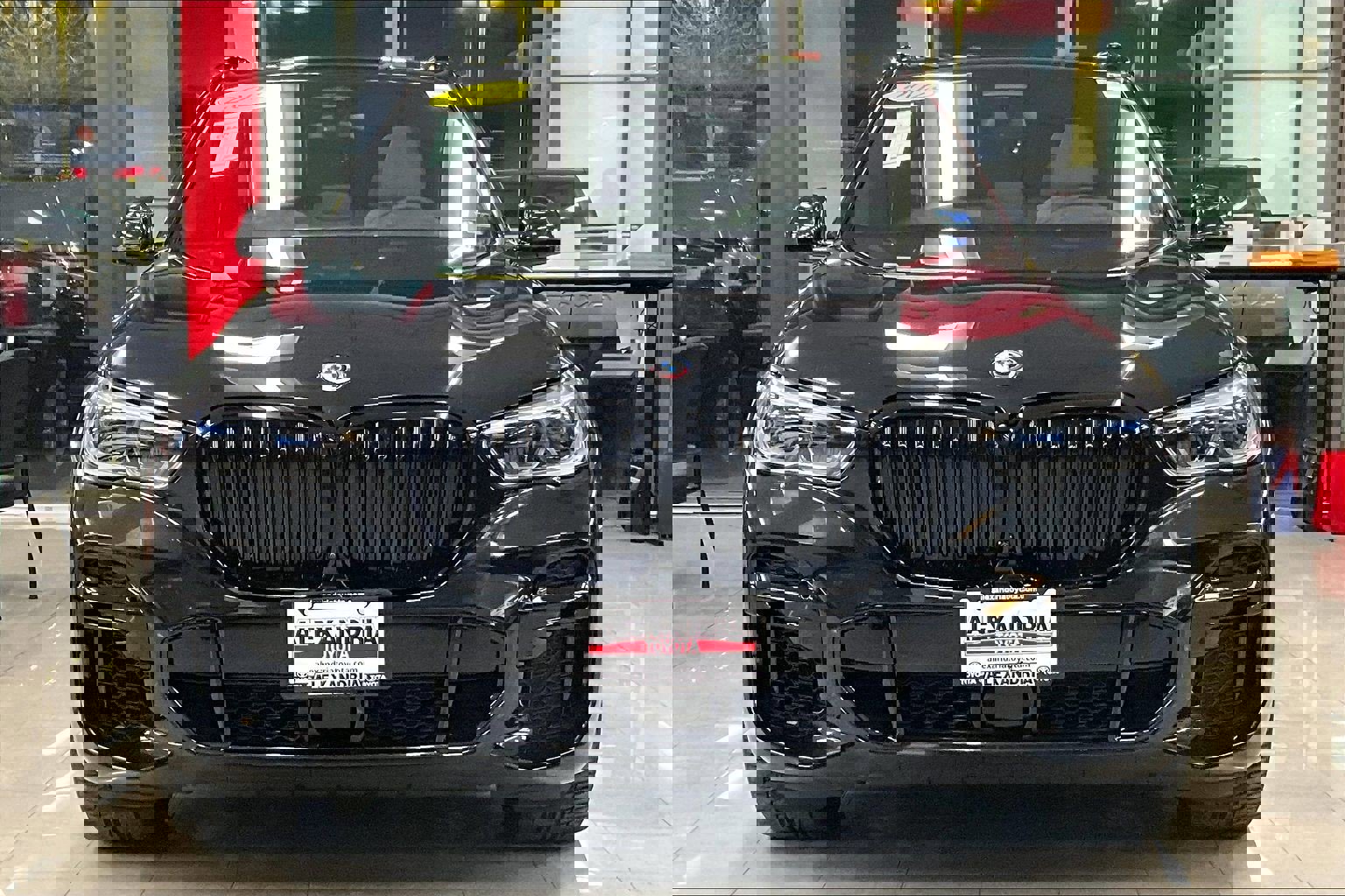 Used 2023 BMW X5 M50i w/ Executive Package image 3