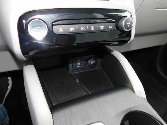 Used 2023 Ford Escape Platinum image 40