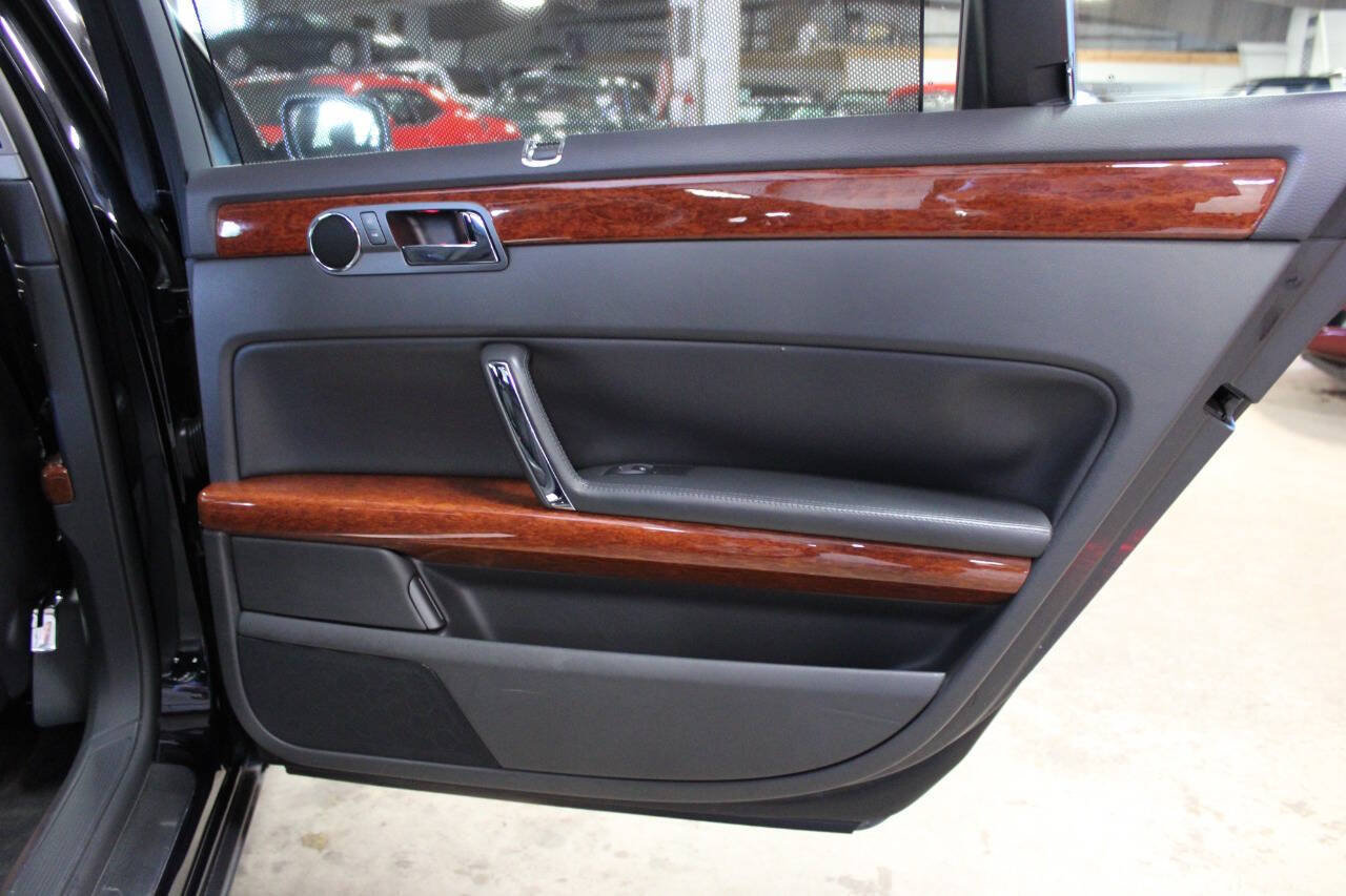 Used 2004 Volkswagen Phaeton V8 AWD/4WD image 27