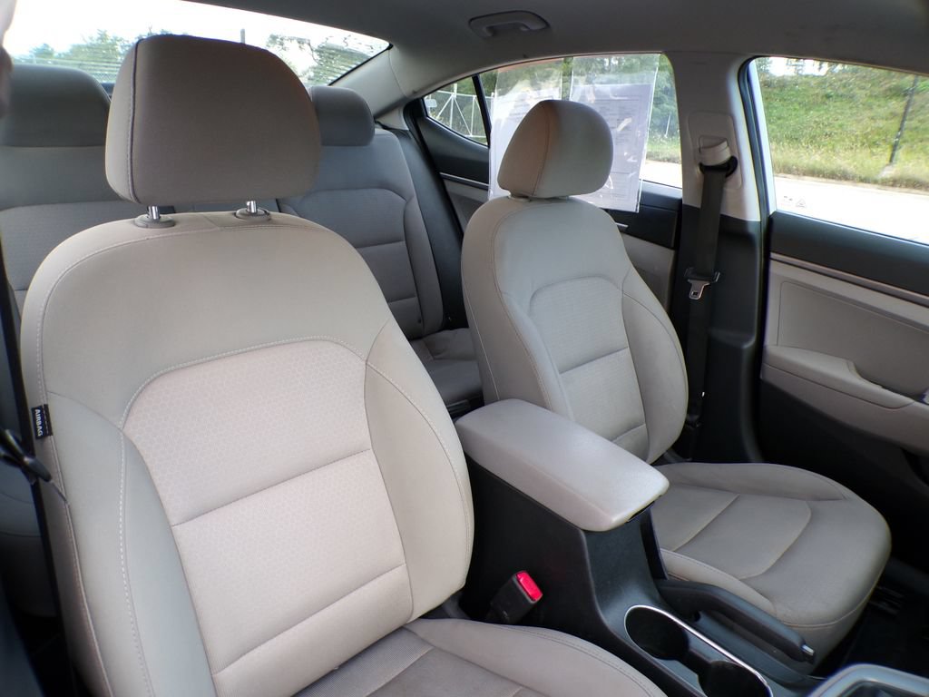 Used 2017 Hyundai Elantra SE FWD image 13