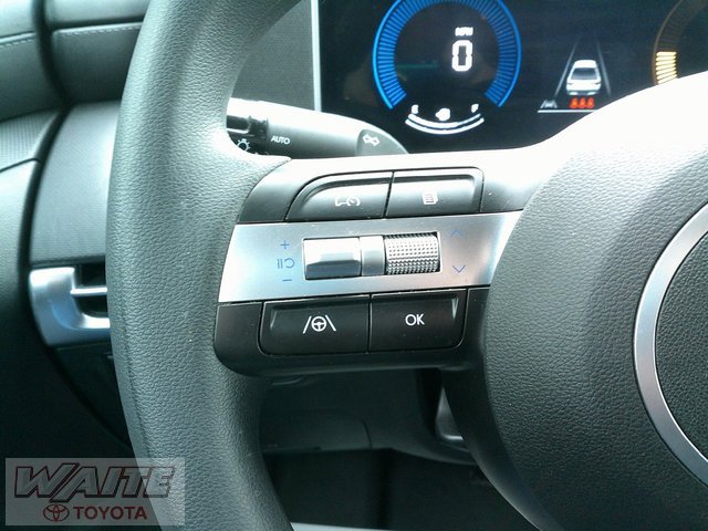Used 2025 Hyundai Santa Cruz SE image 12