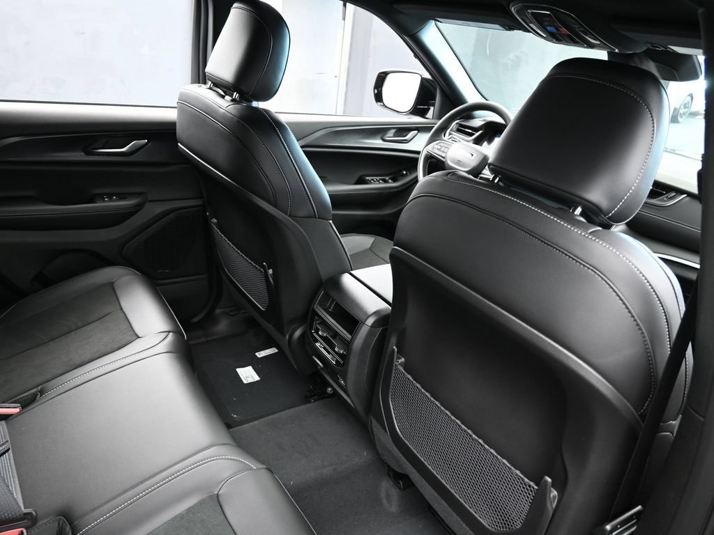 New 2025 Jeep Grand Cherokee 4WD image 37