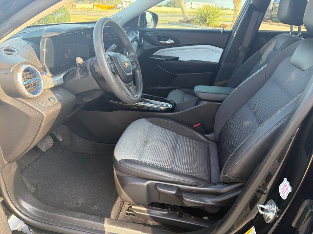 Used 2024 Chevrolet Trax LT FWD image 4