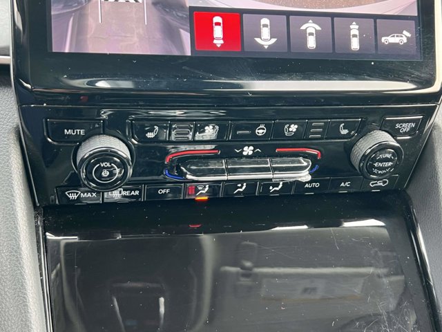 Certified 2023 Jeep Grand Cherokee Limited w/ Luxury Tech Group II image 29