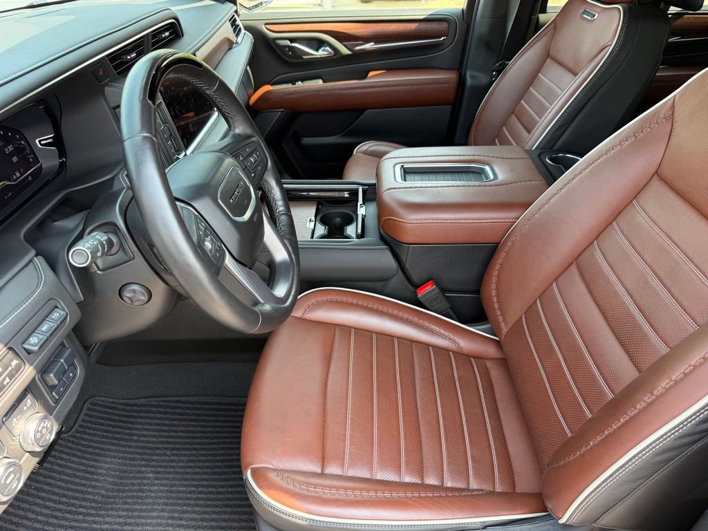 Used 2024 GMC Yukon Denali Ultimate AWD/4WD image 18