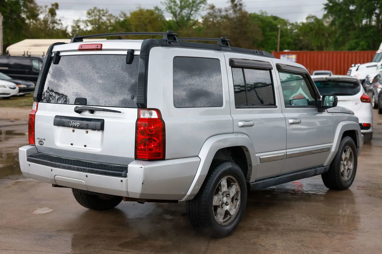 Used 2010 Jeep Commander Sport image 7