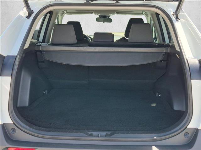Used 2022 Toyota RAV4 XLE w/ Convenience Package FWD image 6