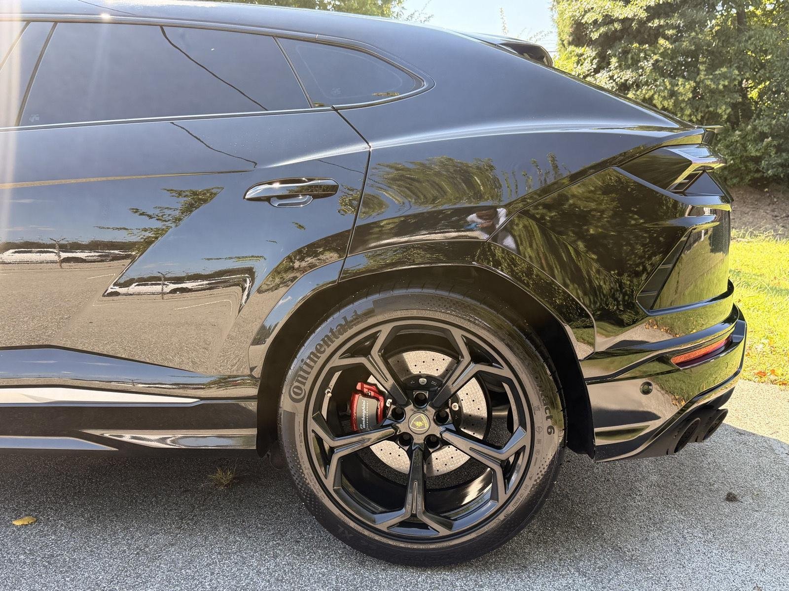 Used 2020 Lamborghini Urus AWD/4WD image 48