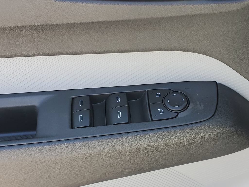 Used 2027 Chevrolet Bolt RS FWD image 24