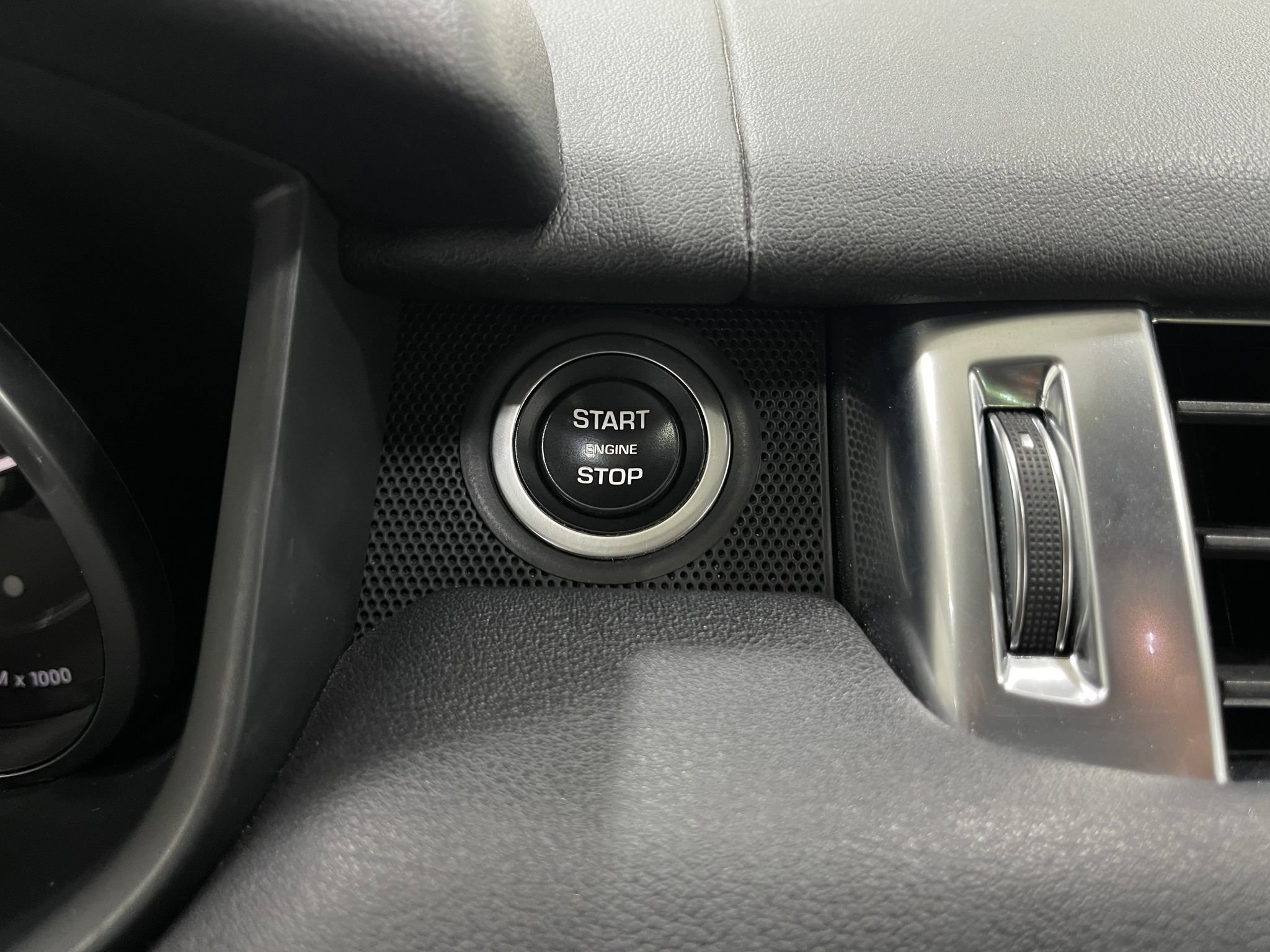 Used 2017 Land Rover Range Rover Sport HSE image 21