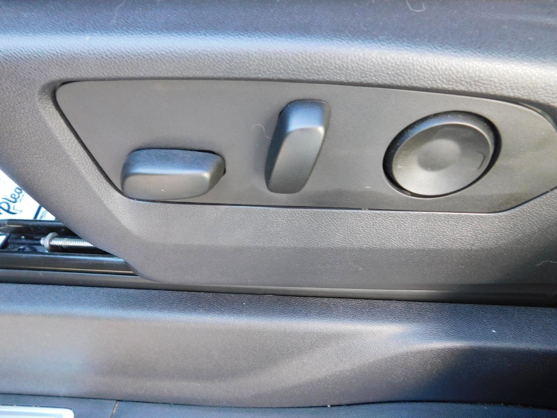 Used 2024 Chevrolet Silverado 1500 LT image 29