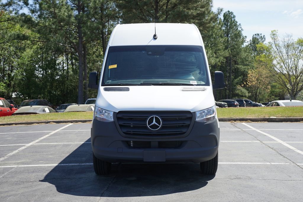 Used 2024 Mercedes-Benz Sprinter 2500 image 2