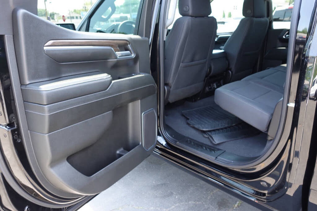 Used 2024 Chevrolet Silverado 1500 LT AWD/4WD image 21
