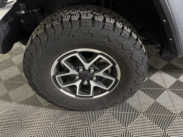 Used 2024 Jeep Wrangler Unlimited Rubicon w/ Convenience Group AWD/4WD image 37
