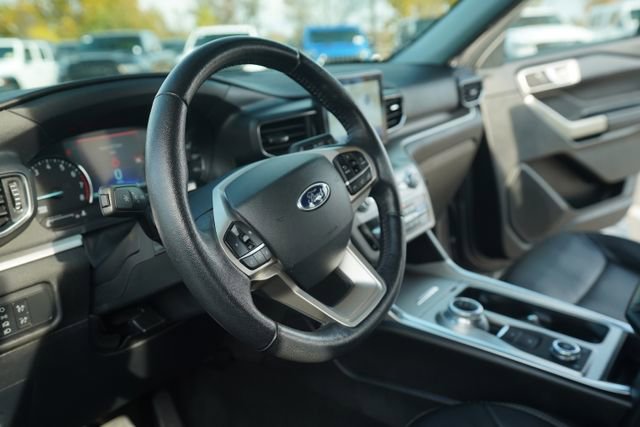 Used 2022 Ford Explorer XLT w/ Equipment Group 202A image 29