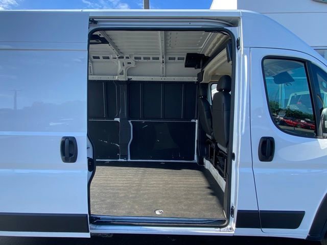 Used 2025 RAM ProMaster 2500 w/ Convenience Group image 23