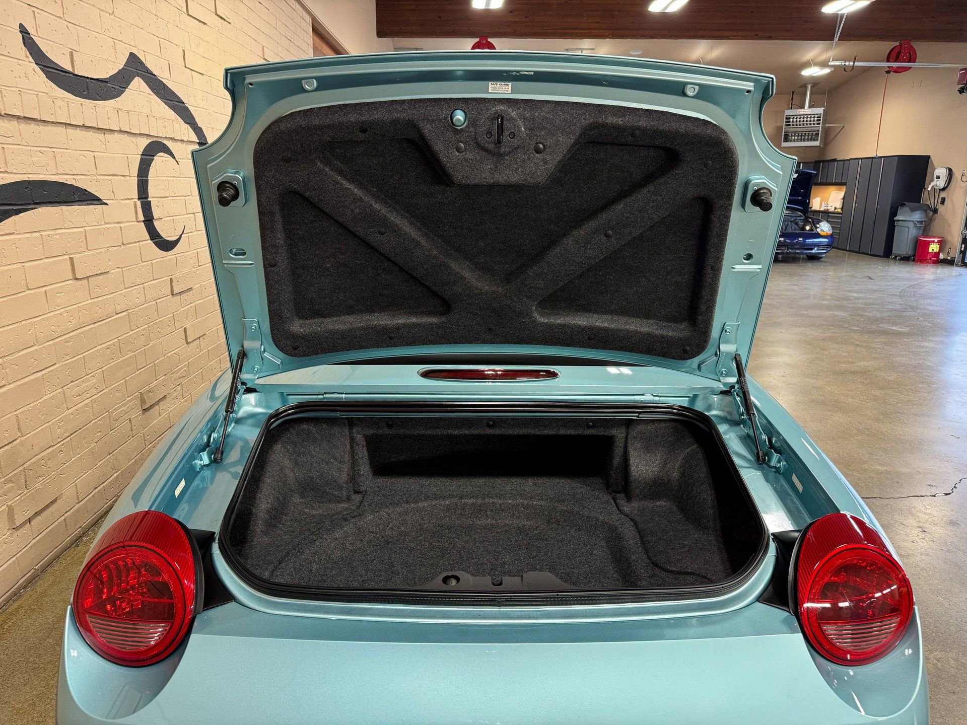 Used 2002 Ford Thunderbird image 69