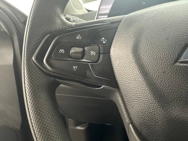 Used 2025 Chevrolet Trax LT FWD image 19