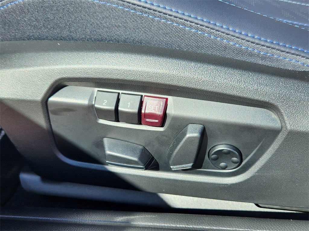 Used 2025 MINI Cooper 2-Door Hardtop image 27