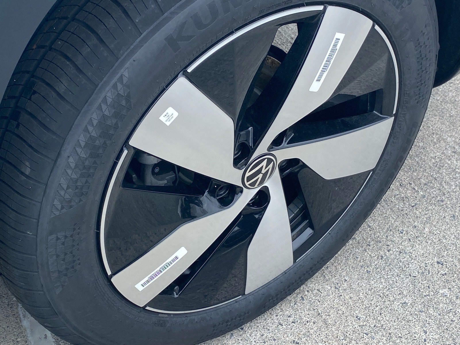 New 2026 Volkswagen Taos SE AWD/4WD image 11