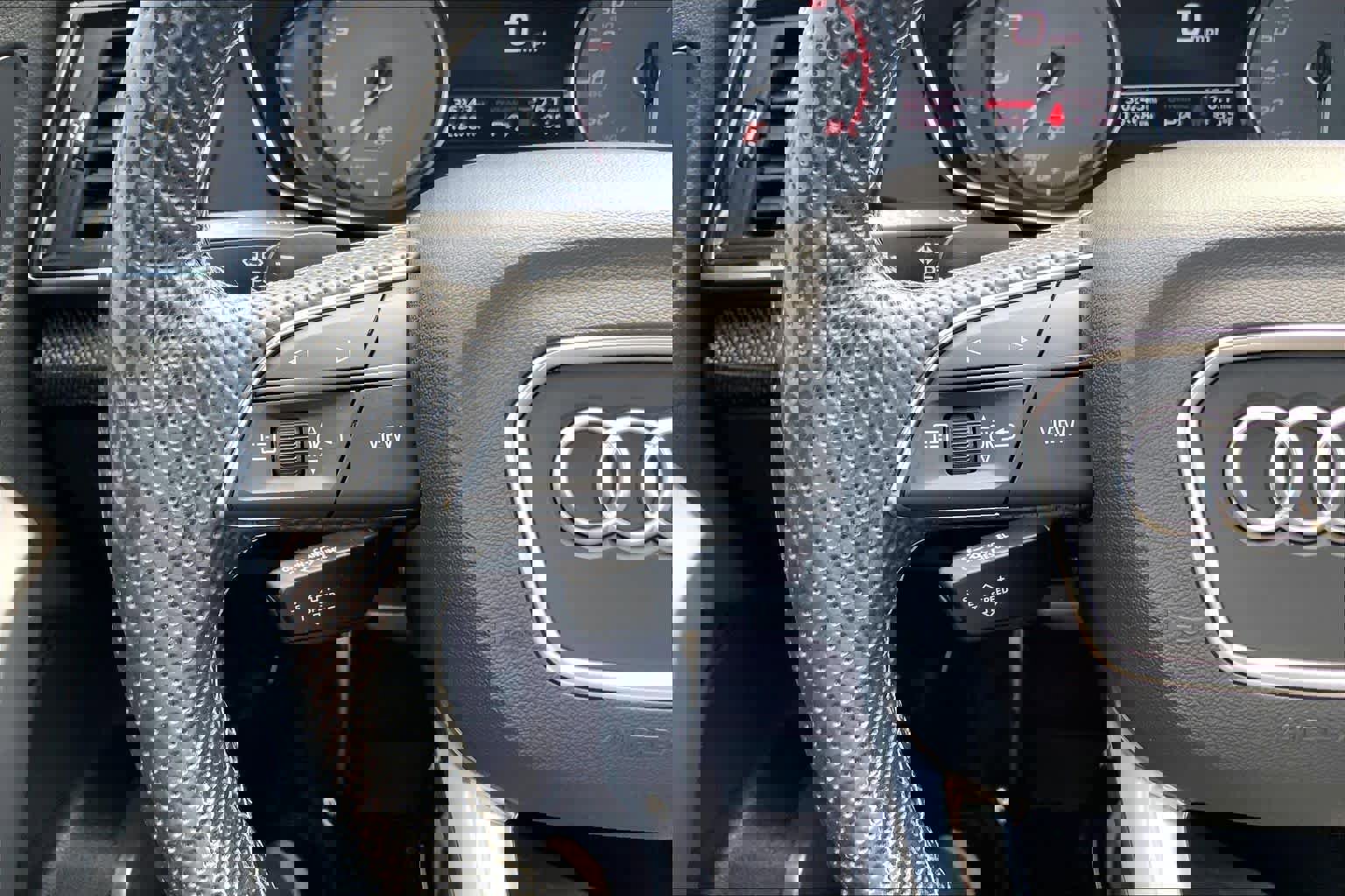 Used 2022 Audi SQ5 Premium w/ Convenience Package image 24