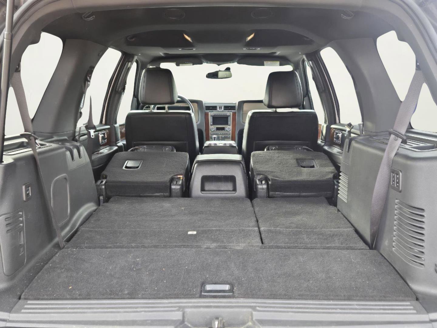 Used 2012 Lincoln Navigator 4WD image 20