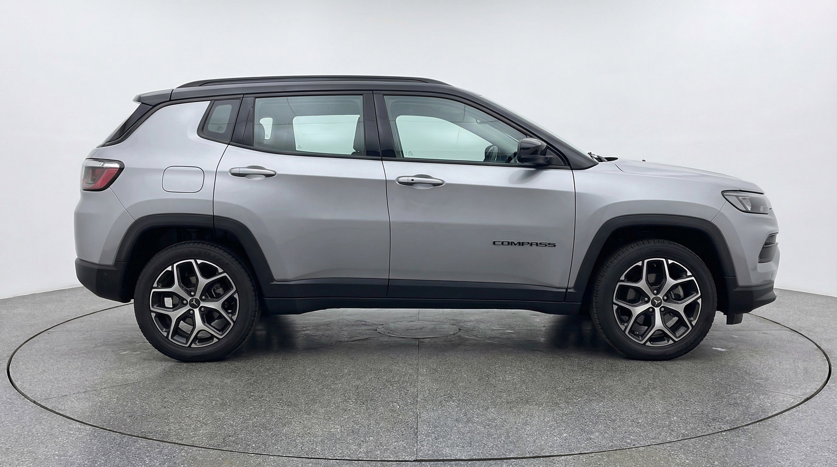 Used 2025 Jeep Compass Limited AWD/4WD image 11