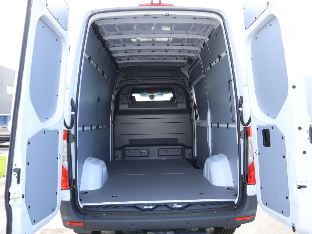 New 2026 Mercedes-Benz Sprinter 2500 image 18