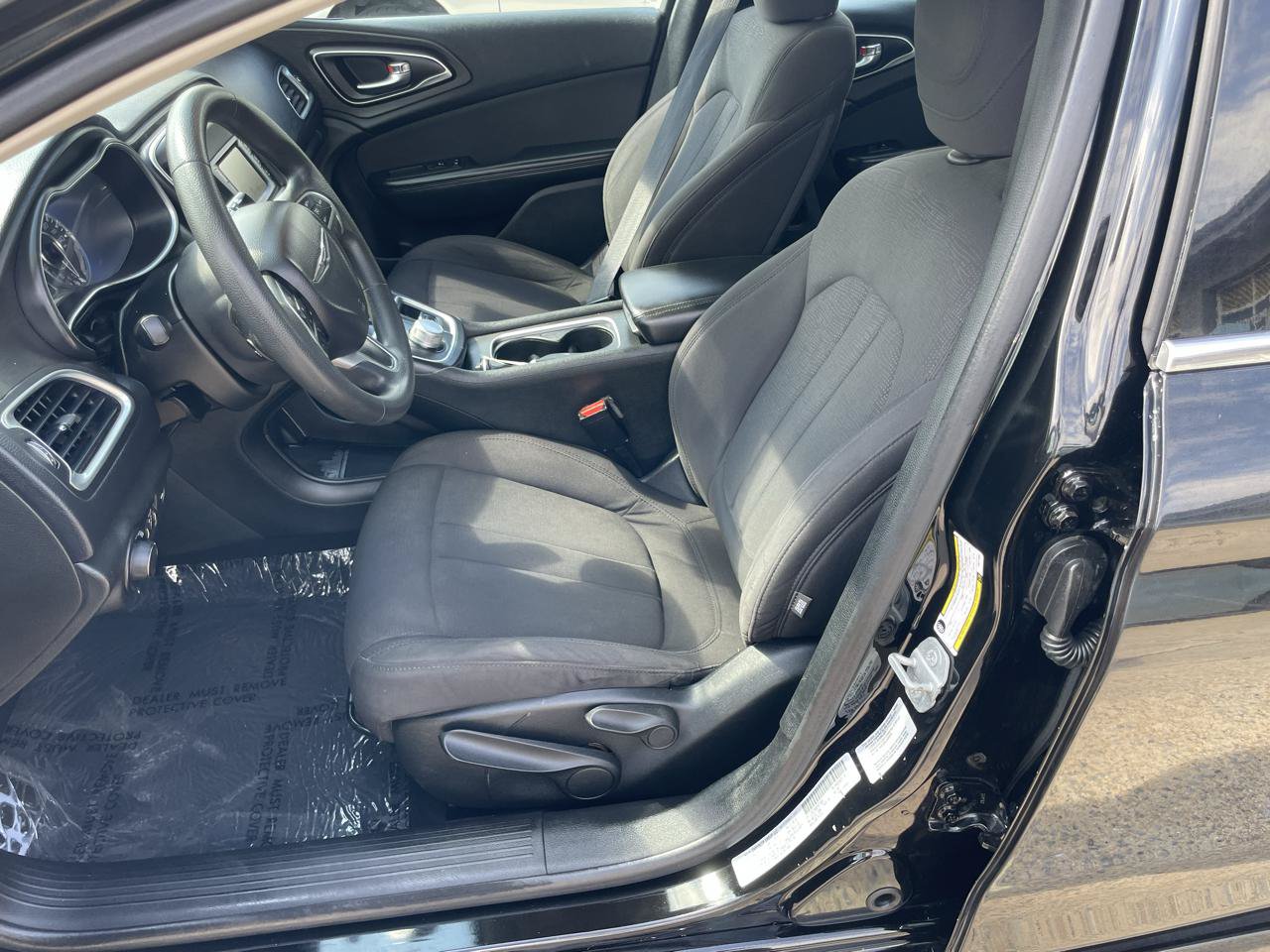 Used 2015 Chrysler 200 Limited FWD image 30