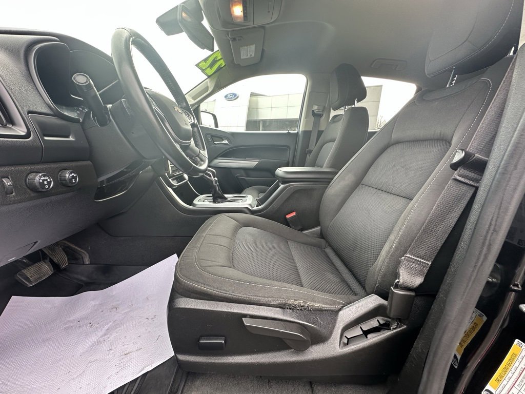 Used 2022 Chevrolet Colorado LT w/ LT Convenience Package image 14