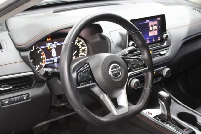 Used 2020 Nissan Altima 2.5 SR w/ Premium Package image 12
