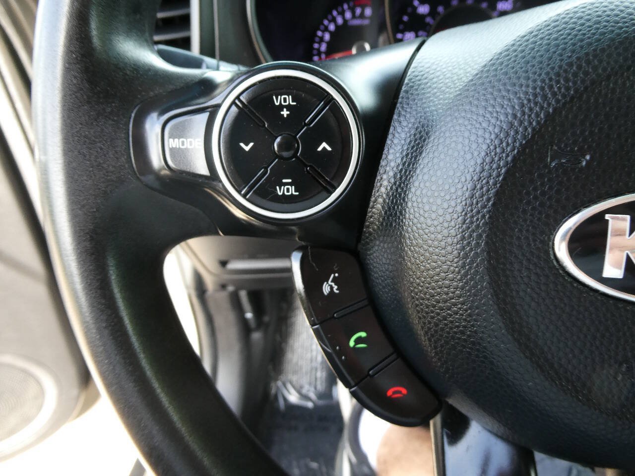 Used 2019 Kia Soul + FWD image 12