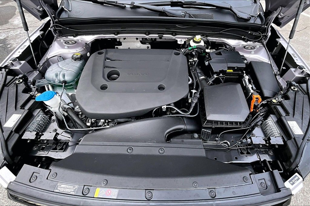 Used 2026 Volvo XC40 B5 Plus w/ Protection Package Premier image 29