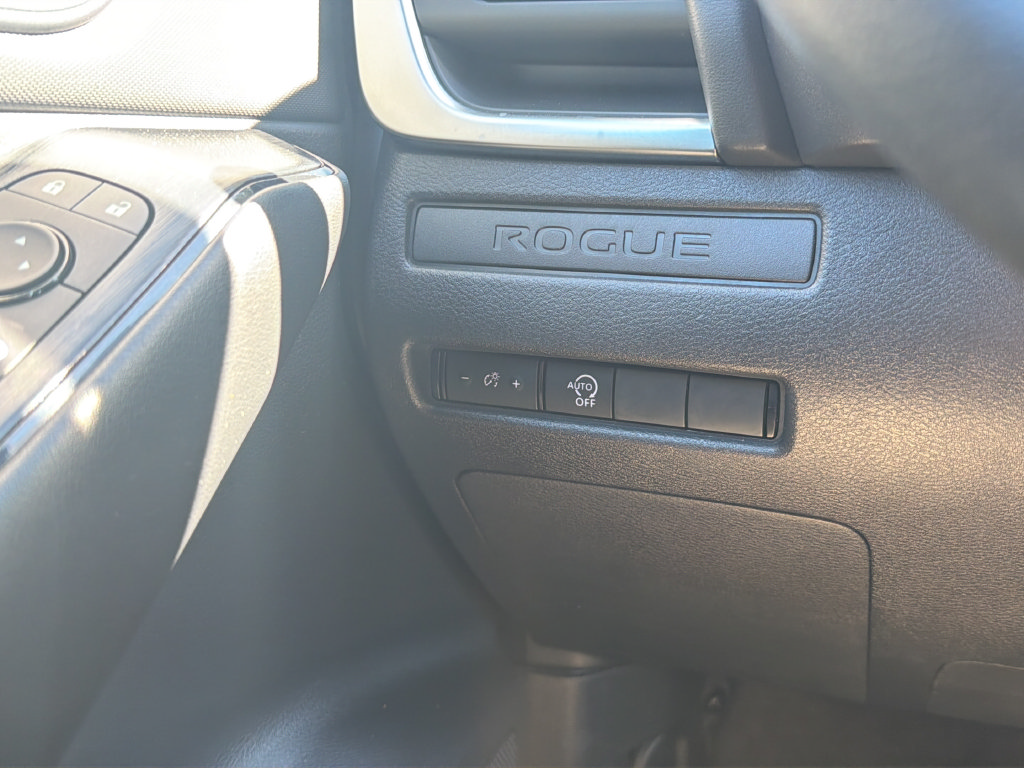Used 2024 Nissan Rogue S FWD image 20